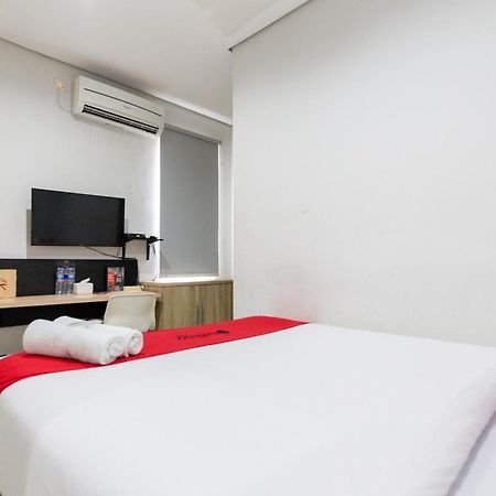 RedDoorz Plus Syariah near Mall Pondok Indah Jakarta Bagian luar foto