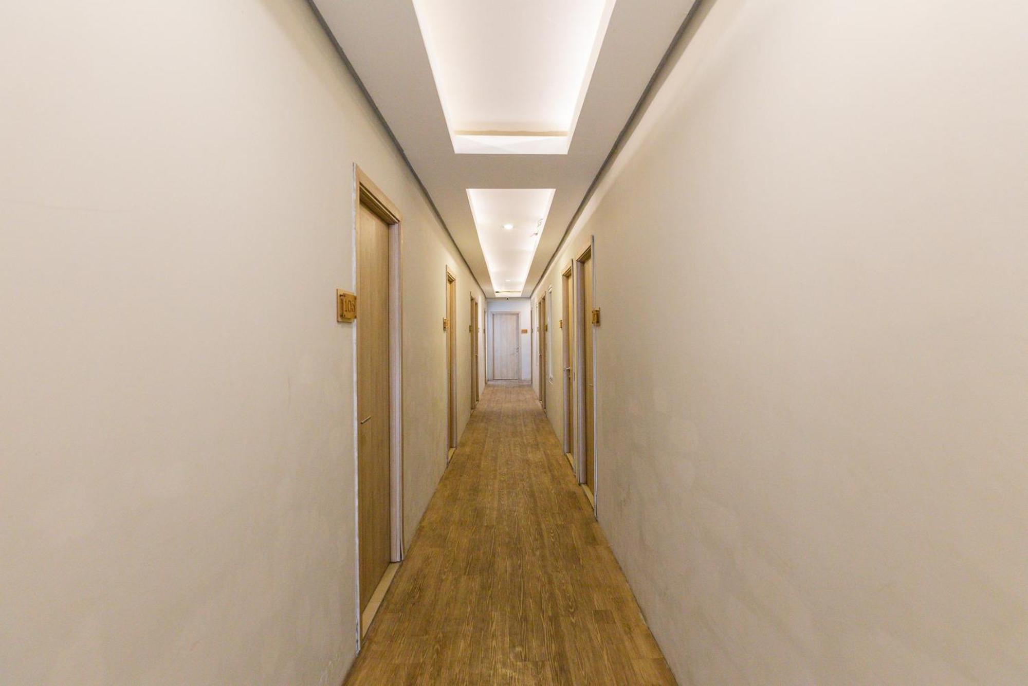 RedDoorz Plus Syariah near Mall Pondok Indah Jakarta Bagian luar foto